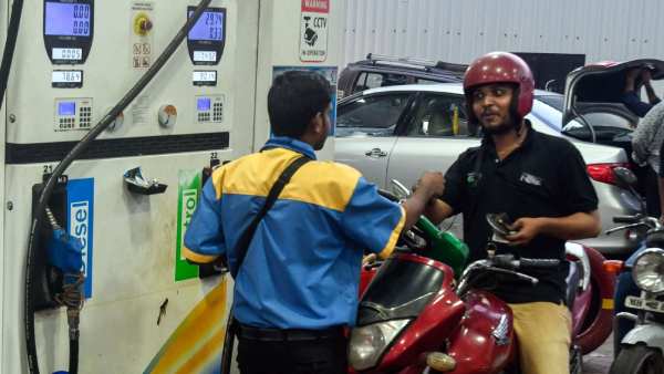 பெட்ரோல் 110 ரூபாய் 