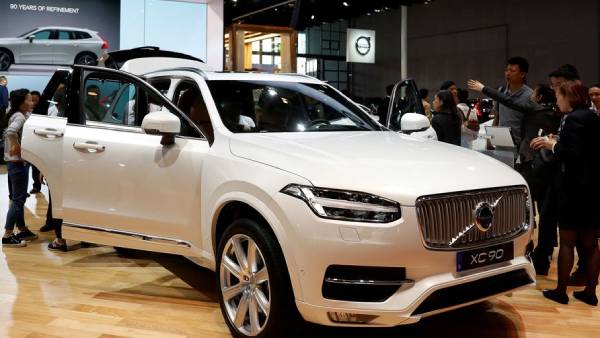 வாடிக்கையாளர்களுக்கு இலவச சர்வீஸ் 