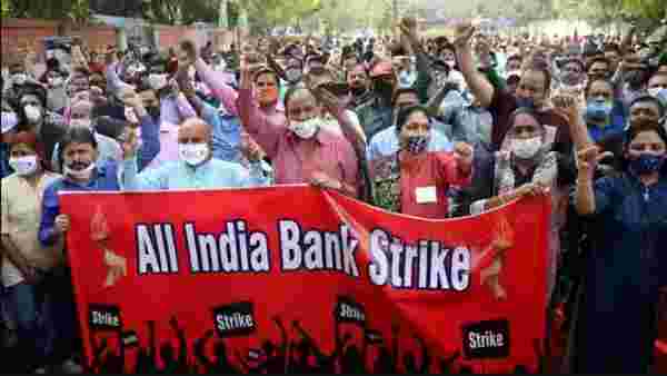 ஊழியர்கள் போராட்டம்