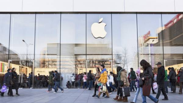  பாக்ஸ்கான், விஸ்திரான், பெகாட்ரன்