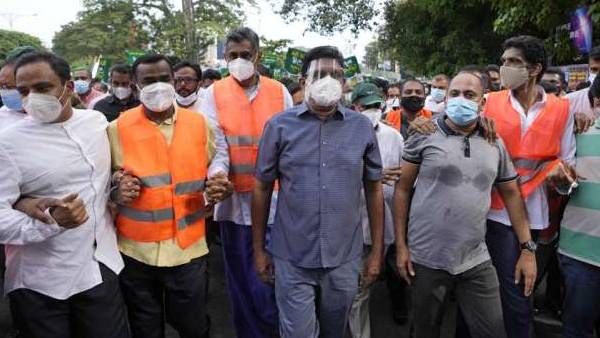  சீனாவிடம் கடன்