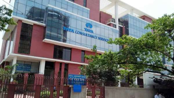 டிசிஎஸ்-ன் புதிய மைல்கல் 