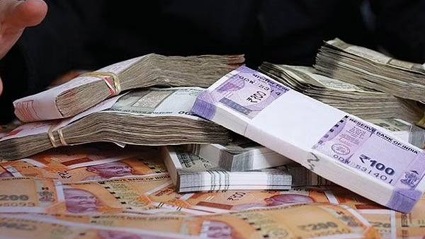  பணக்காரர்கள் மற்றும் பெரு நிறுவனங்கள்