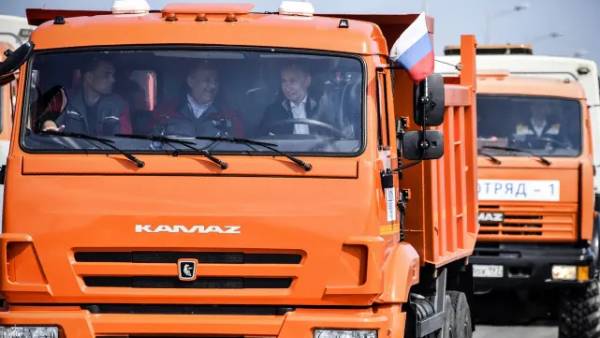 லாபத்தில் இழப்பு