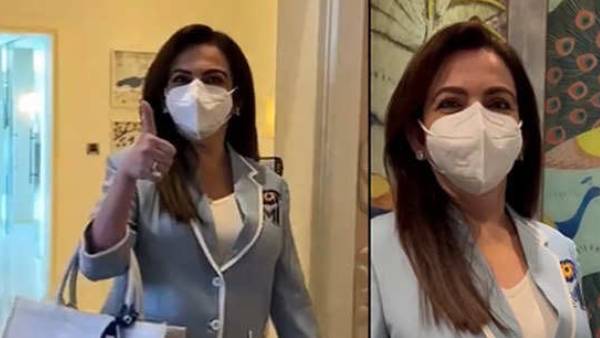  நீதா அம்பானி, ஆகாஷ் அம்பானி