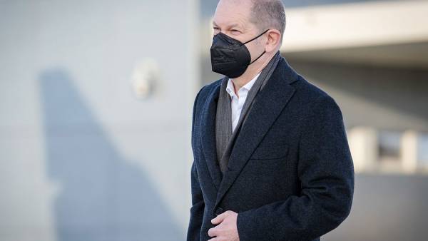  அமெரிக்க அதிகாரிகள்