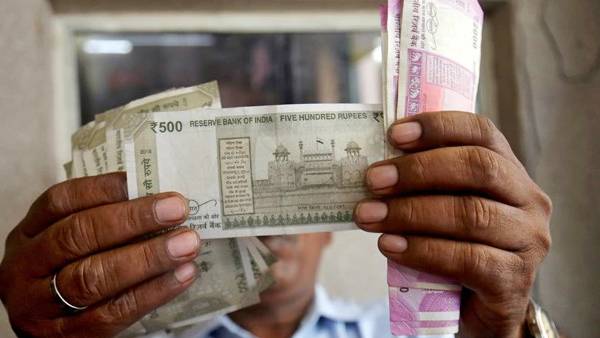 கச்சா எண்ணெய் விலையேற்றமும் காரணம் 