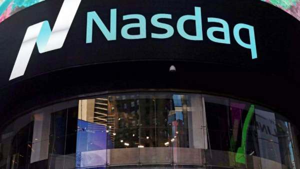 நாஸ்டாக்கில் இருந்து தடை