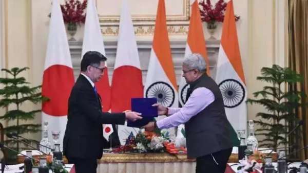 ஃபுமியோ கிஷிடா  &  மோடி தலைமையில் ஒப்பந்தம் 