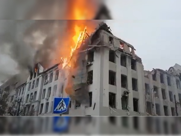 போலீஸ் தலைமையகம் மீதே தாக்குதல்