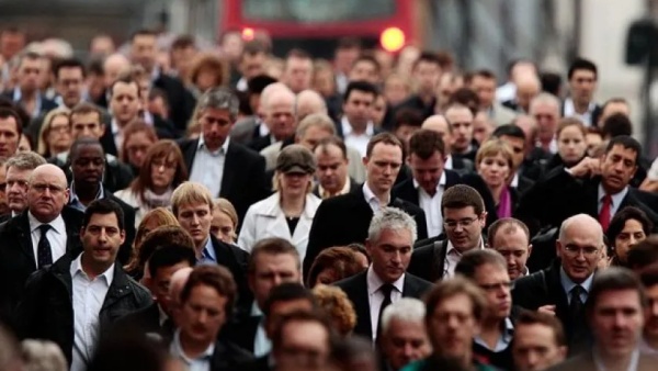 60 ஊழியர்கள் மகிழ்ச்சி