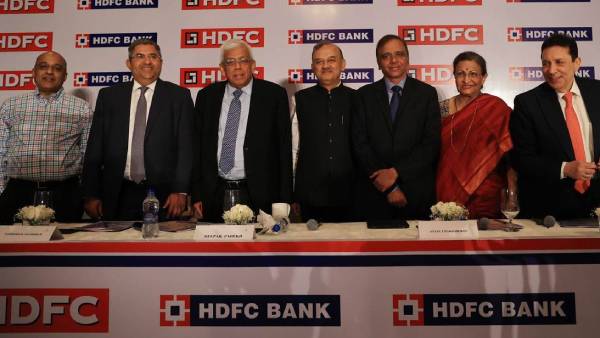 டெபாசிட் வட்டியில் மாற்றம் இருக்குமா? 