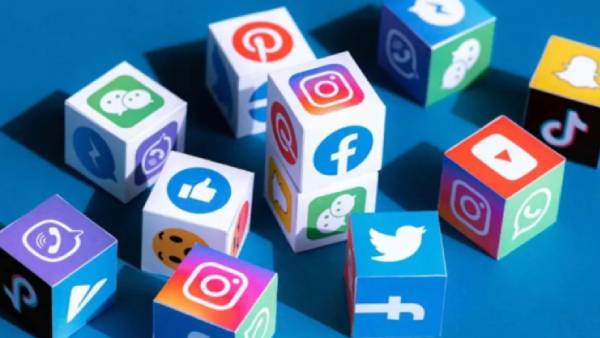 சமூக வலைதள பதிவுகளில் கவனம் 