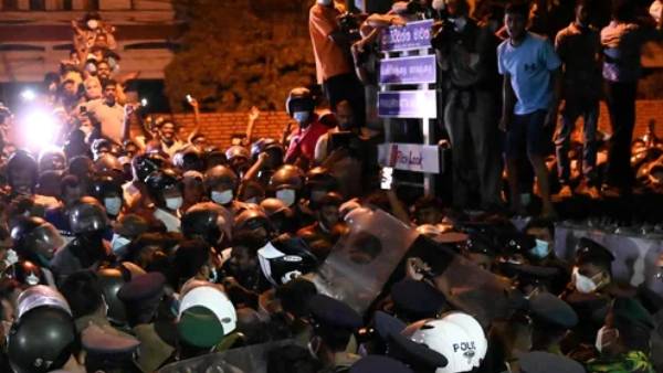  மக்கள் போராட்டம் 