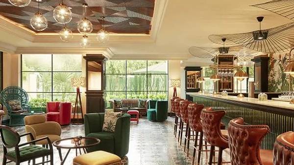 சர்வீஸ் சார்ஜ் 