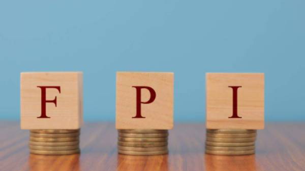 எஃப் பி ஐ அதிகளவில் வெளியேற்றம் 