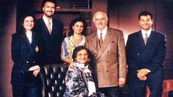 பலோன்ஜி மிஸ்திரி பிரபலம் 