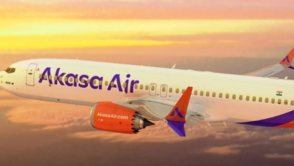 ஆகாசா முதல் விமானம் 