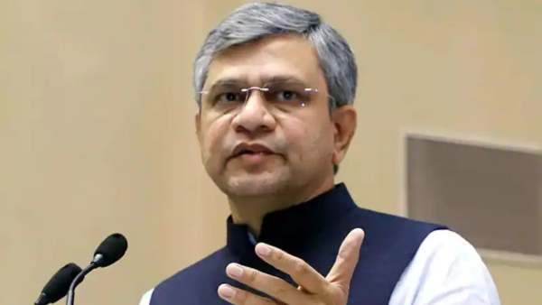 ரயில்வே அமைச்சர் அஸ்வினி வைஷ்ணவ் 