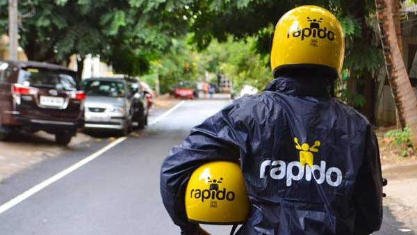 டாக்சி டிரைவரான தொழிலதிபர் 