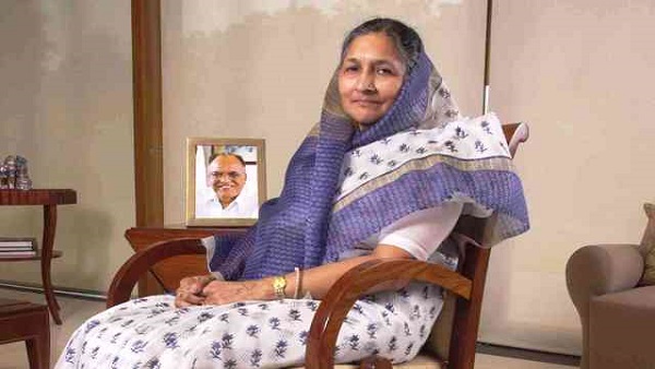 மனைவி டூ தொழிலதிபர் எப்படி?