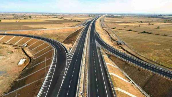 புந்தேல்கண்ட் விரைவுச் சாலையின் செலவு 