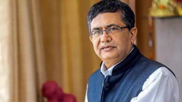 என்எஸ்இ எம்டி மற்றும் சிஇஓ 