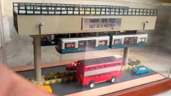 டெல்லியில் ஸ்கை பஸ் 