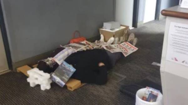 உணவு போர்வை கூட இல்லை