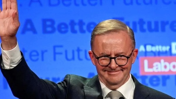  அந்தோணி அல்பனீஸ் (ANTHONY ALBANESE) 