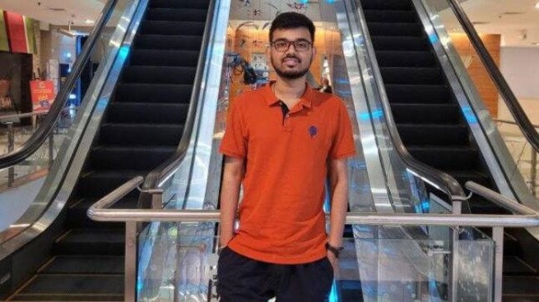 அங்கன்வாடி பணியாளரின் மகன்