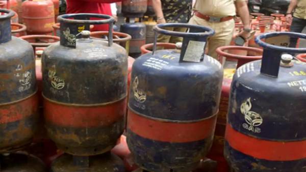 சிலிண்டர் விலை குறைப்பு 