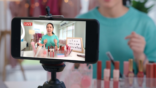 லைவ் காமர்ஸ்