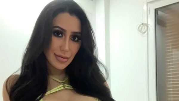 தென் கொரிய பெண்ணா? 