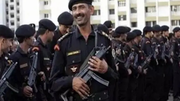 33 பாதுகாப்பு அதிகாரிகள்