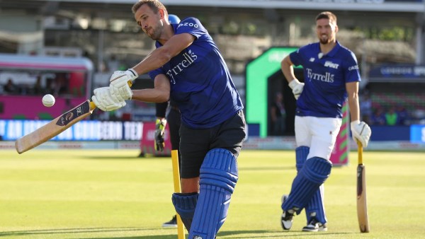 100 பந்துகள் கிரிக்கெட் 