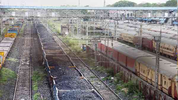  இந்தியாவின் நீளமான ரயில் 