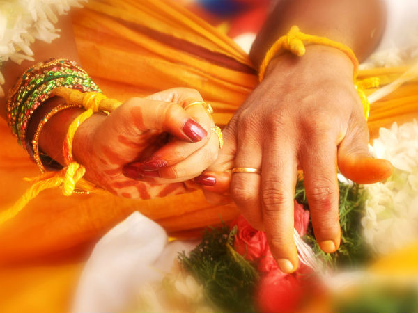 சொந்த செலவில் திருமணம் 