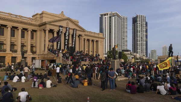 போராட்ட களமான இலங்கை 