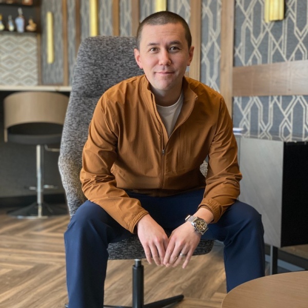 வேலை கிடைத்தது எப்படி?