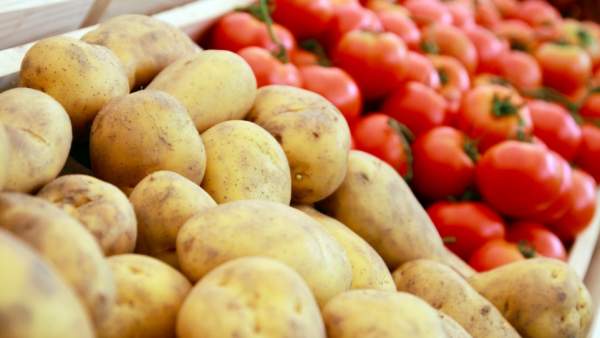 உருளைக்கிழங்கு மற்றும் தக்காளி 