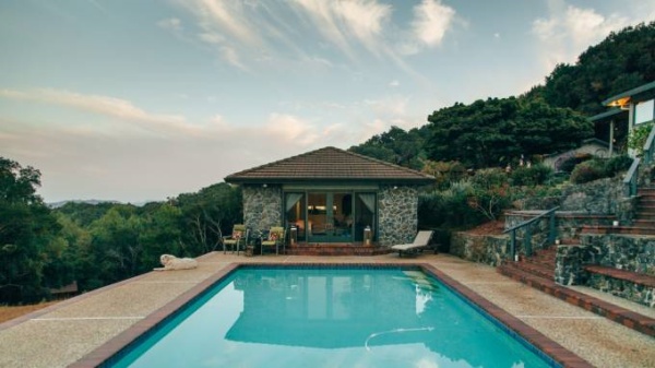 ஆடம்பர வில்லாக்கள்