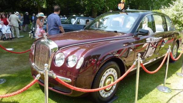 பென்ட்லி ஸ்டேட் லிமோசின் 