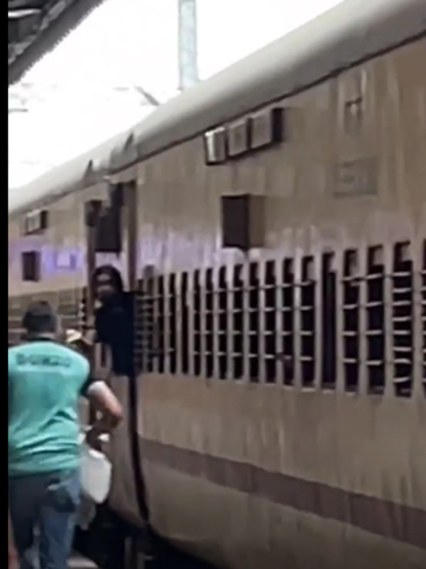 டெலிவரியை  சரியாக செய்யணுமே? 