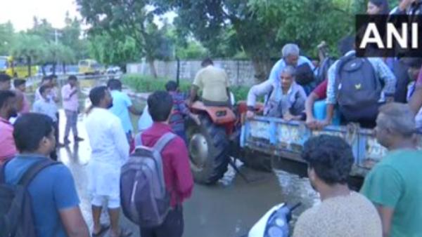ஆடம்பர வீடுகள் 