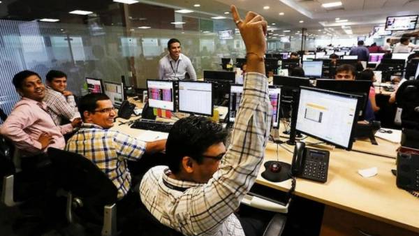 ரூ.10 லட்சம் பரிசு 