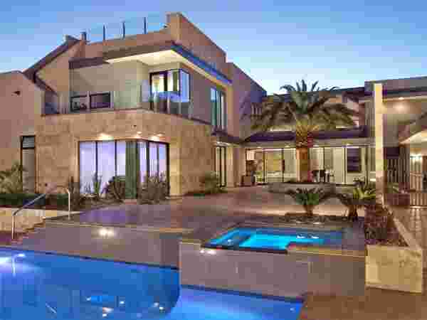 சொகுசு வீடு