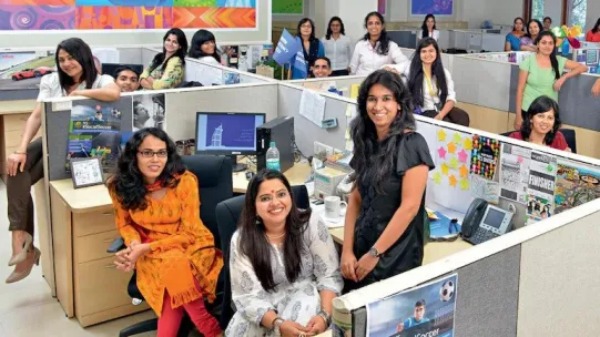 பெண் ஊழியர்கள் 