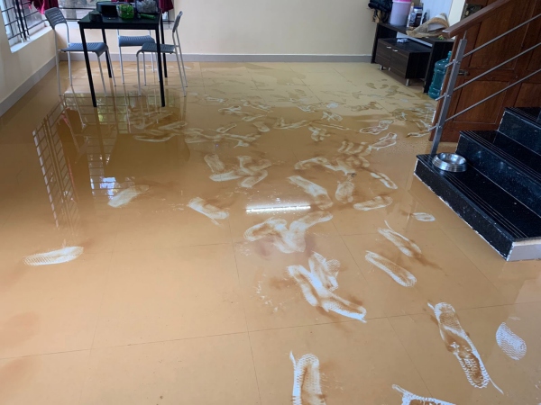 வீட்டில் தண்ணீர் 