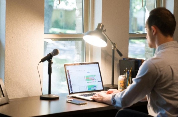 மூன்லைட்டிங்